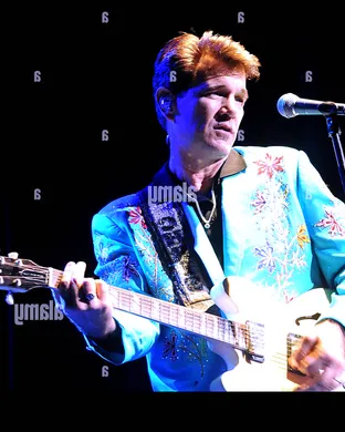 Live concert by Chris Isaak