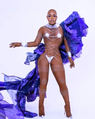 Monet X Change